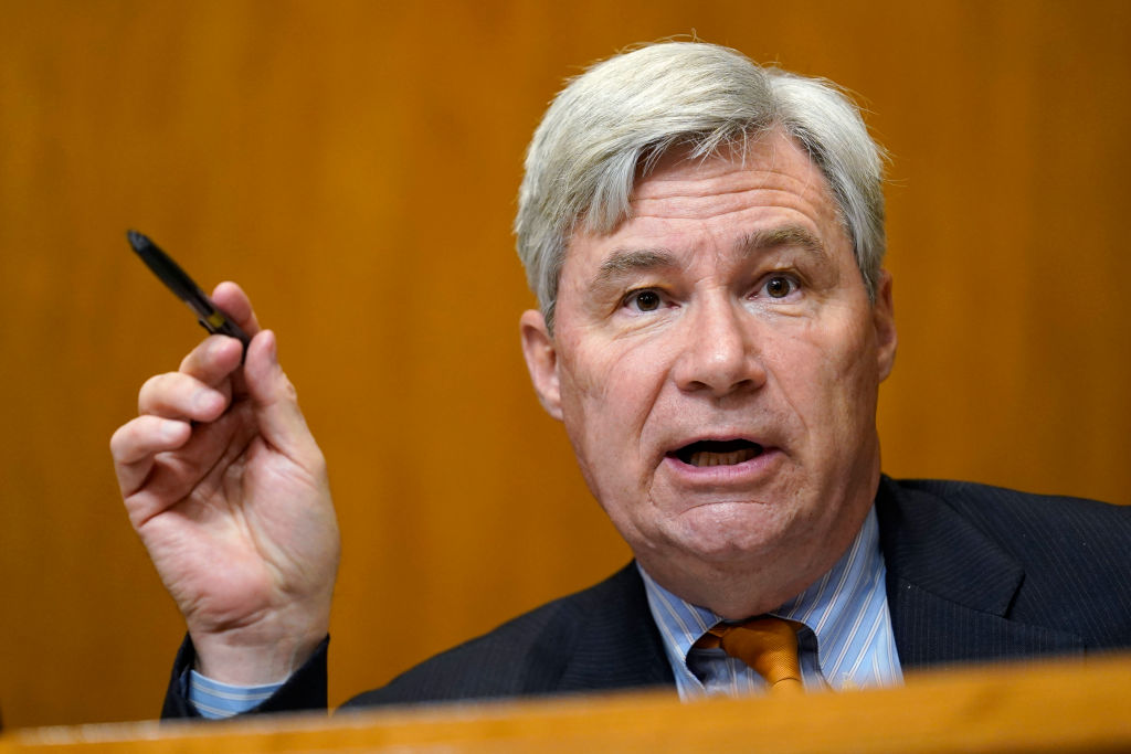 Dem Senator Claimed Systemic Racism, Ripped Trump. He’s Still Member Of All-White Private Exclusive Club. 1