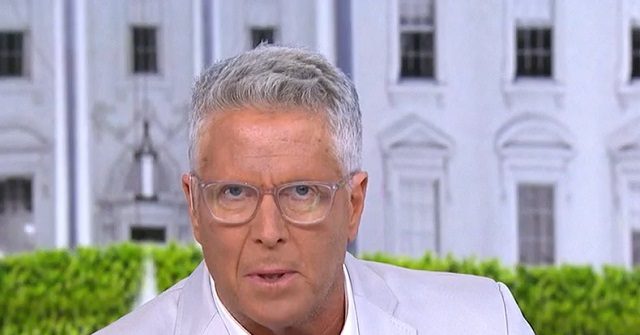 Donny Deutsch: FNC's Tucker Carlson Is a 'Ratings Whore' 1 image