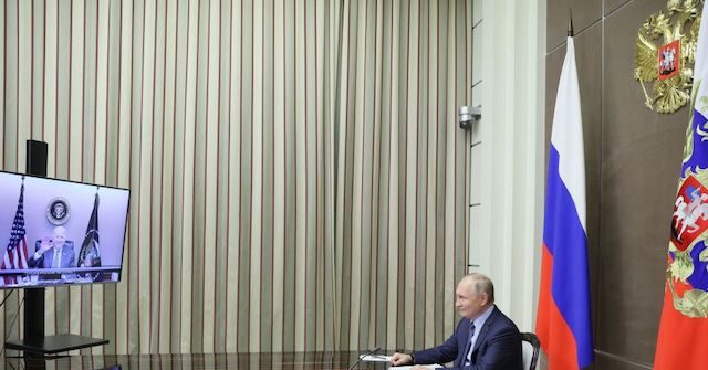 Biden Warns Putin He Will Be Tougher than Barack Obama to Protect Ukraine 1
