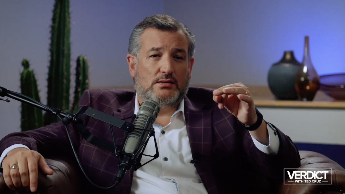 Jon Stewart Gets Into Altercation With Jack Posobiec Over Confusing Veterans Burn Pit Bill Disagreement, Apologizes Shortly After 8