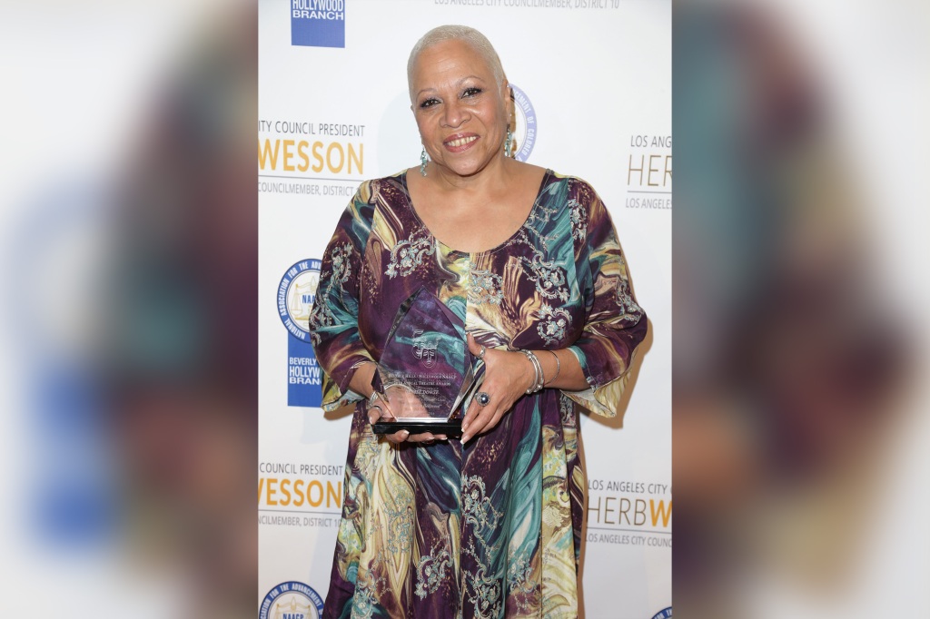 "Beverly Hills, 90210" Actress Denise Dowse Dead At 64 2 Denise Dowse holding award.